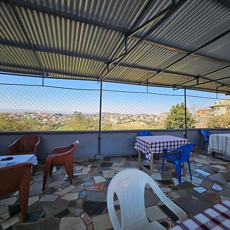 Bed and Breakfast Chez Joel Antsirabe Esterno foto