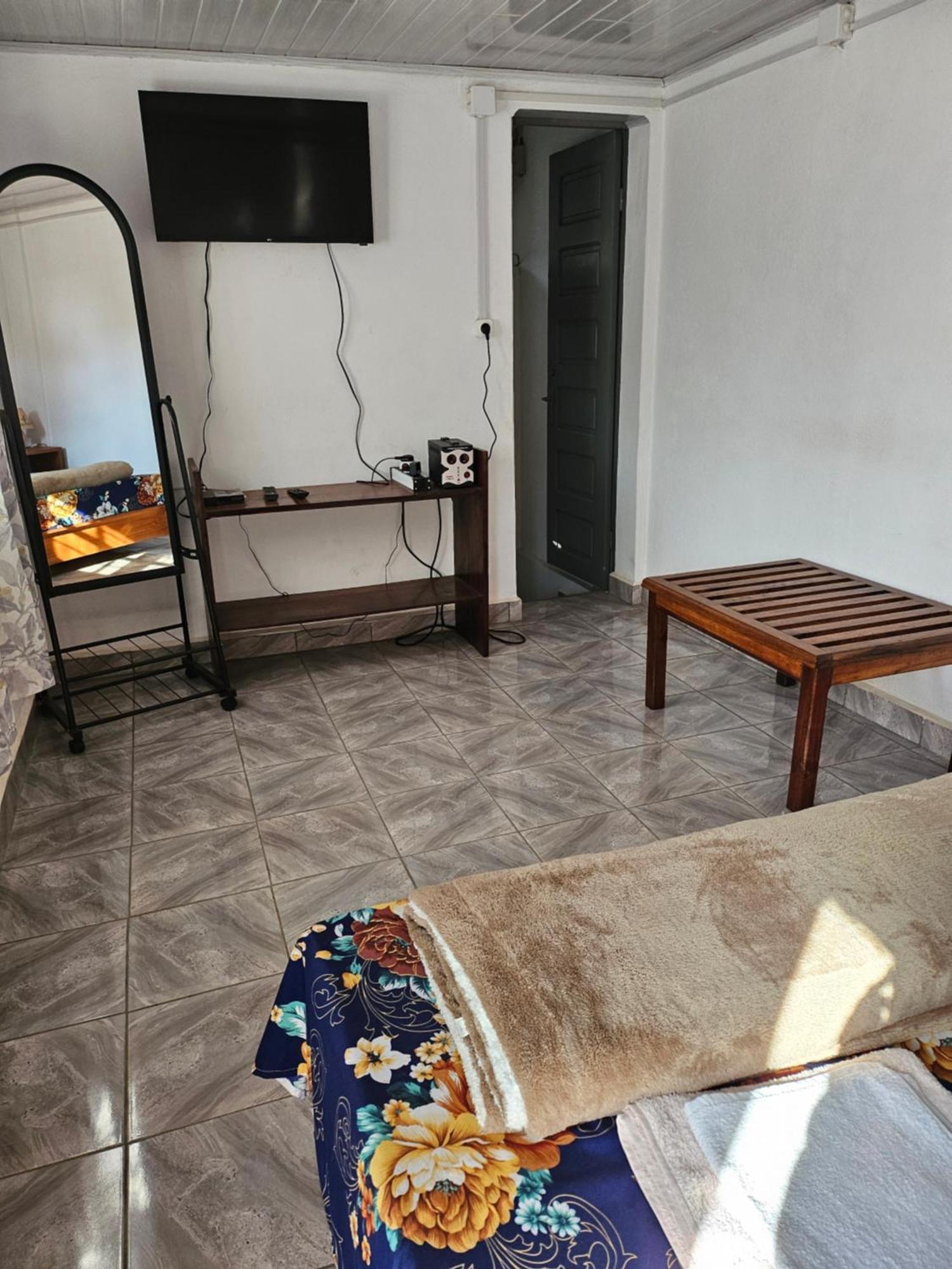 Bed and Breakfast Chez Joel Antsirabe Esterno foto