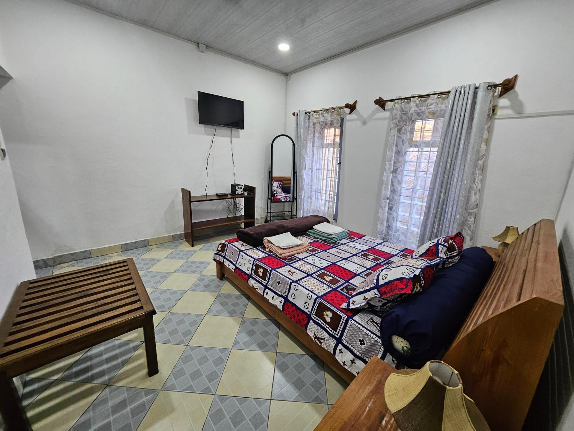 Bed and Breakfast Chez Joel Antsirabe Esterno foto