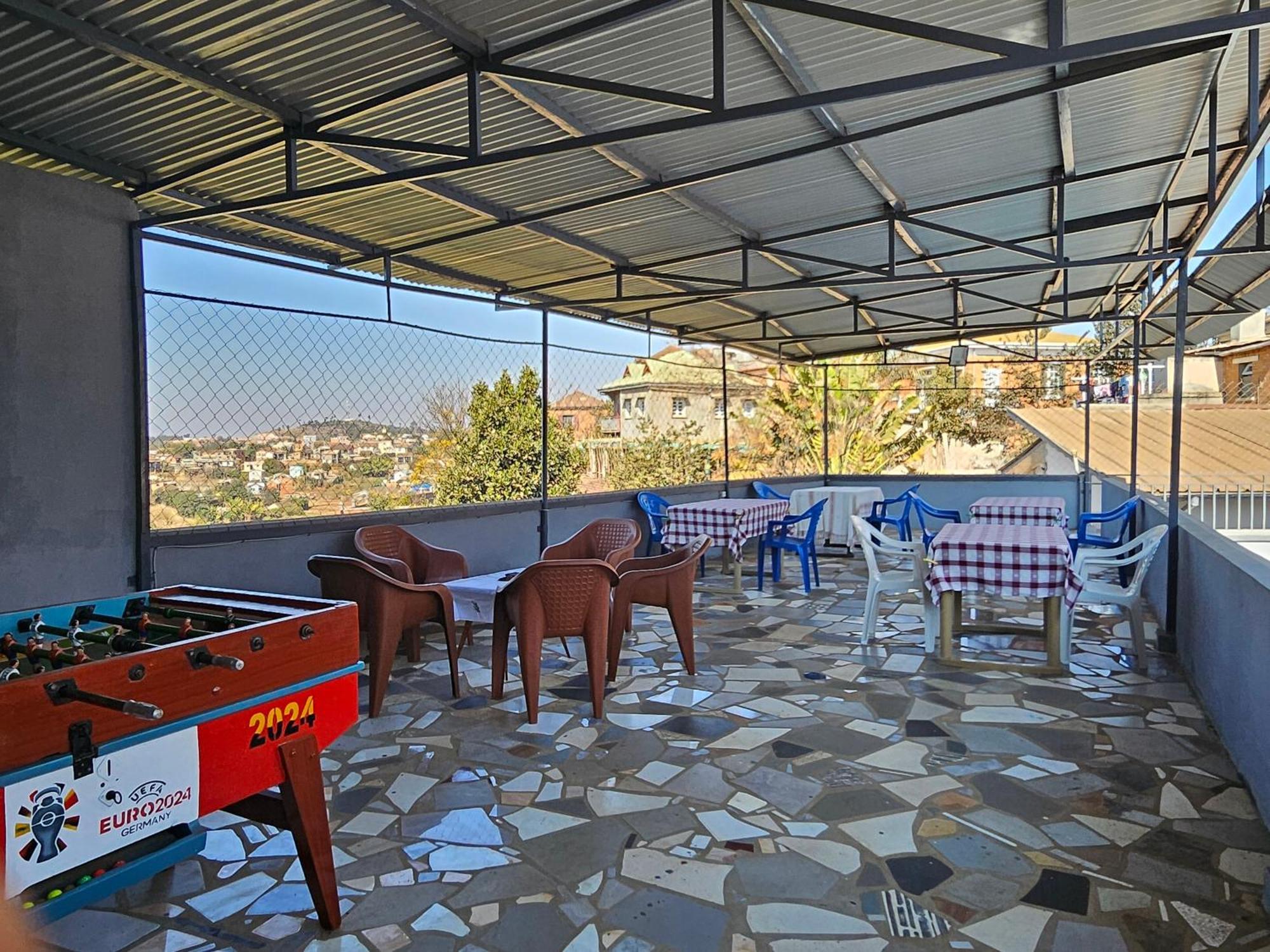 Bed and Breakfast Chez Joel Antsirabe Esterno foto