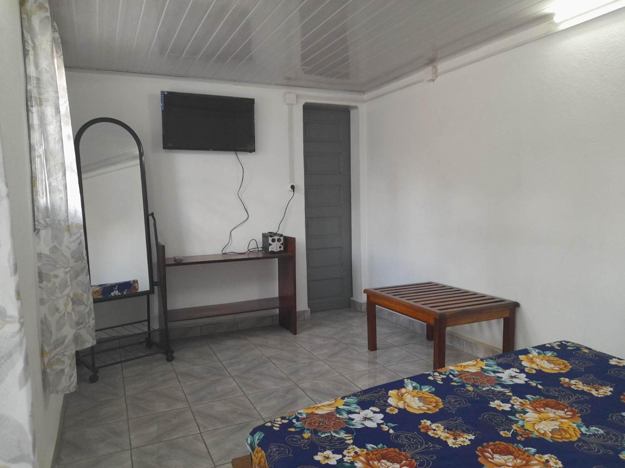 Bed and Breakfast Chez Joel Antsirabe Esterno foto