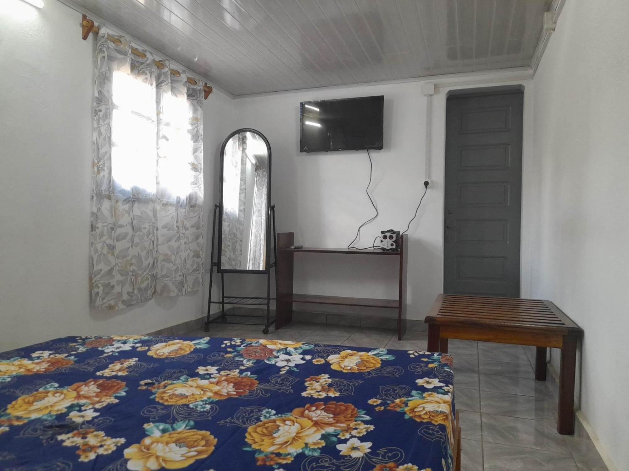 Bed and Breakfast Chez Joel Antsirabe Esterno foto